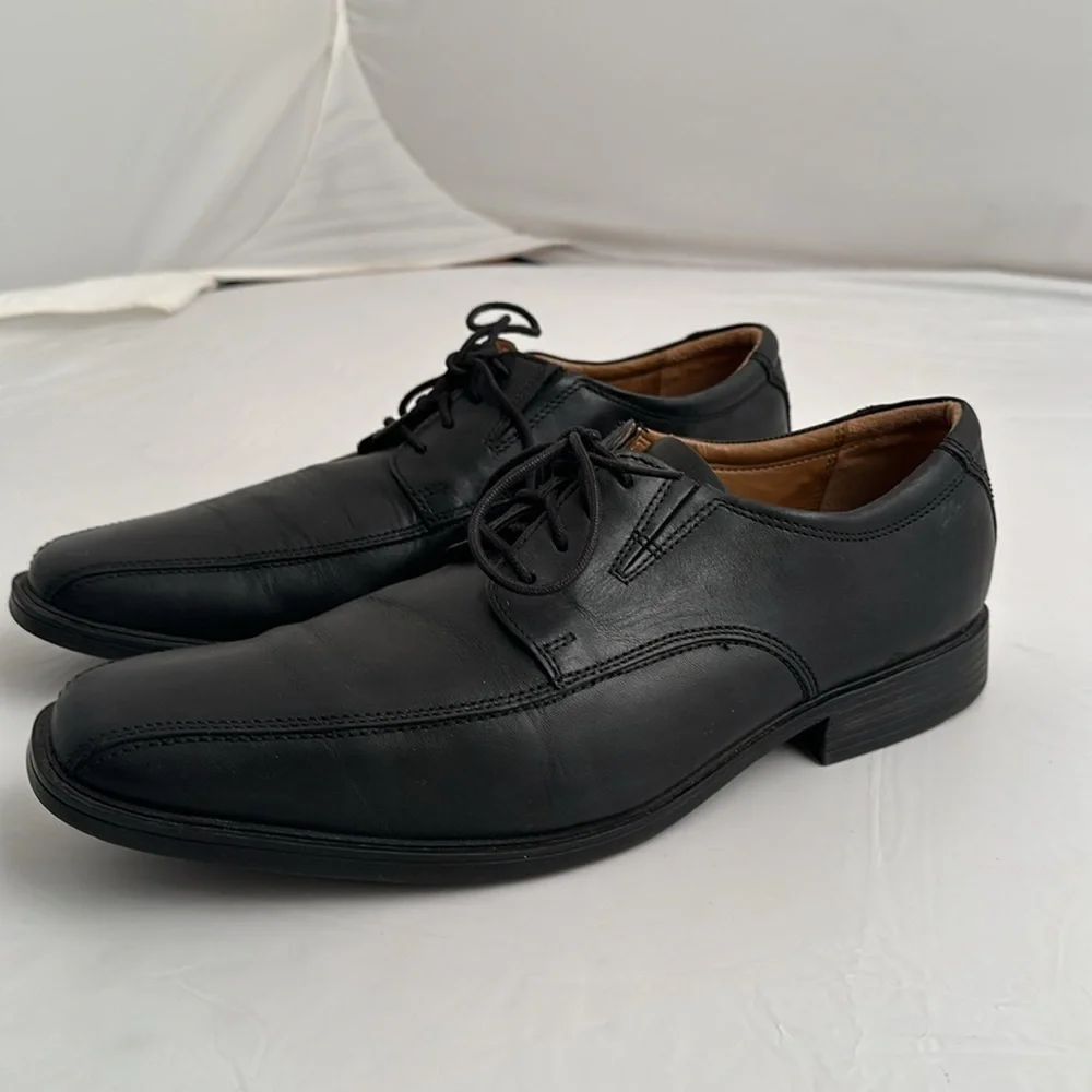 Clark’s Classic Black Leather dress shoes